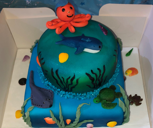 An ocean-theme cake made by Dawn Tharpe