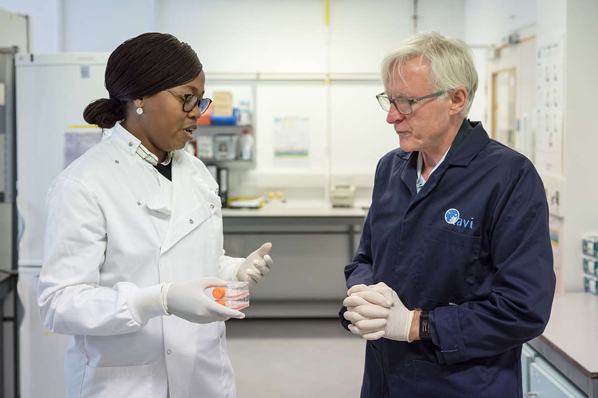 Dr Julia Makinde talks science policy with Sir Norman Lamb in 2018